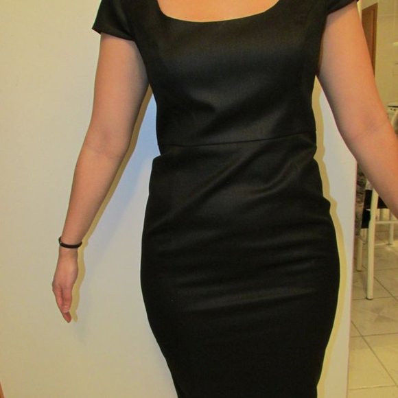 Women's Black Dress Size Small - Picture 2 of 3